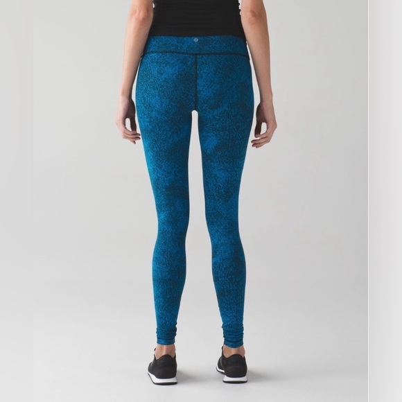 lululemon athletica Pants - Lululemon Wunder Under Pant III
Luon Spray Jacquard Shocking Blue Black size 8